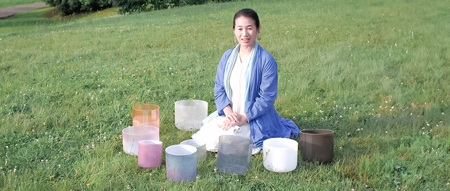 クリスタルボウル奏者【璃音】写真